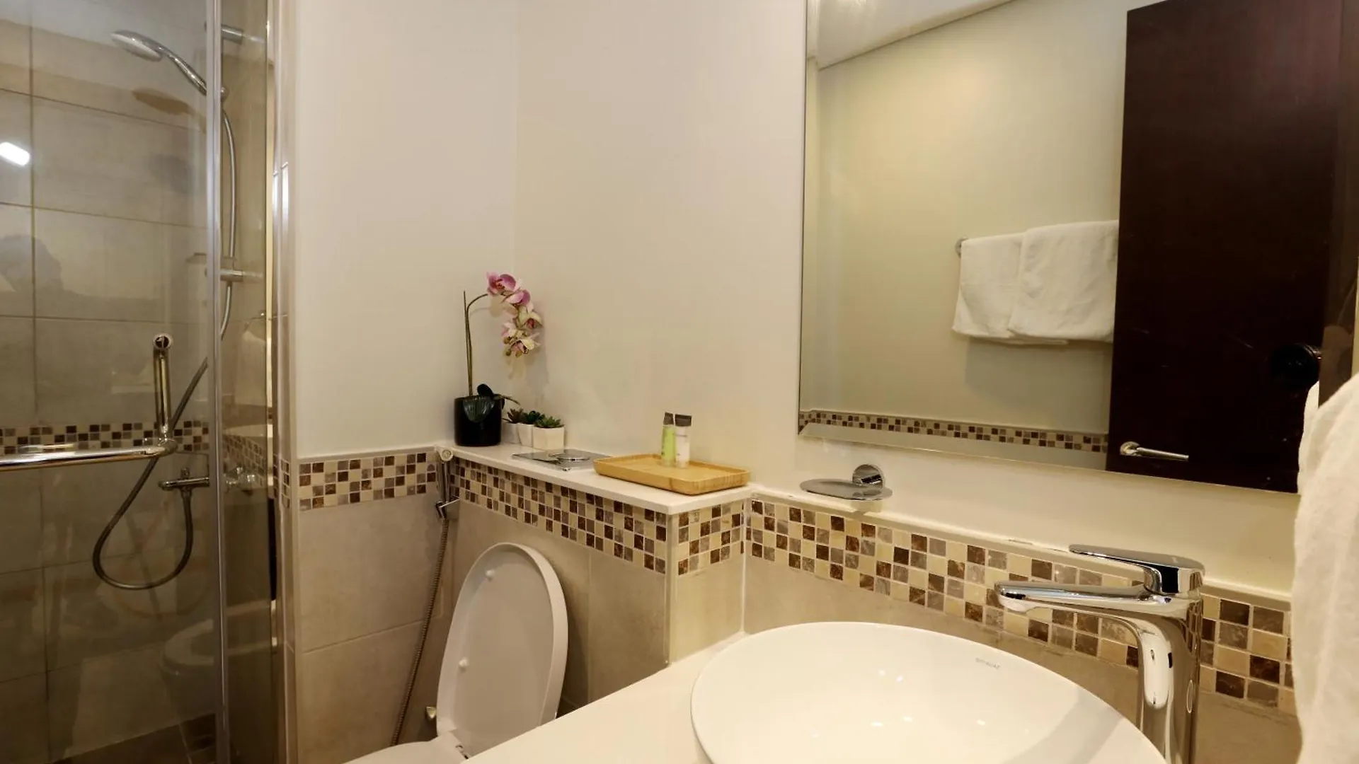 Brown Stone - City & Canal View Reva Dubai United Arab Emirates